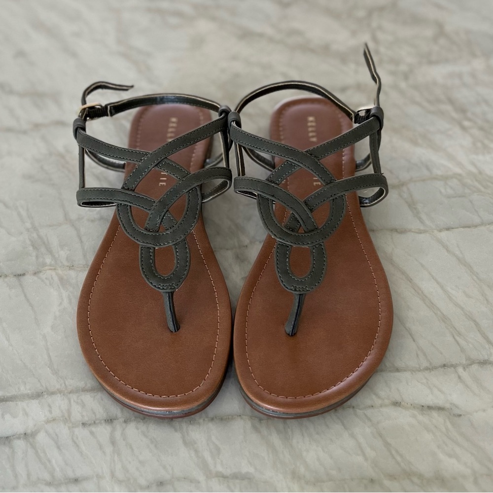 NWOT Kelly & Katie Sandals- sz 8